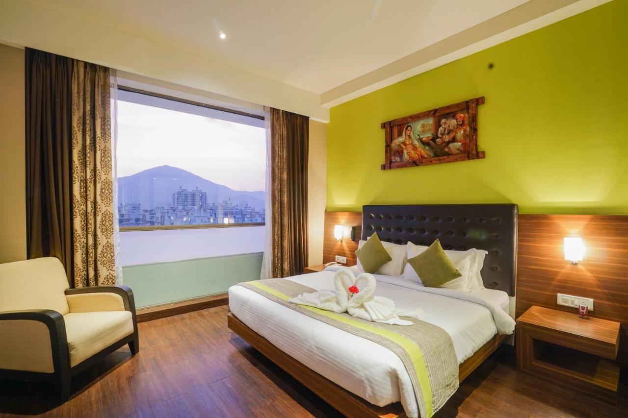 The Byke Suraj Plaza Pure Veg, Тхане Экстерьер фото