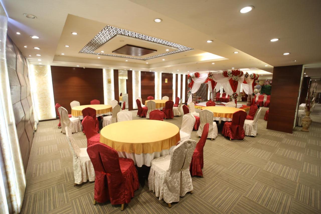 The Byke Suraj Plaza Pure Veg, Тхане Экстерьер фото