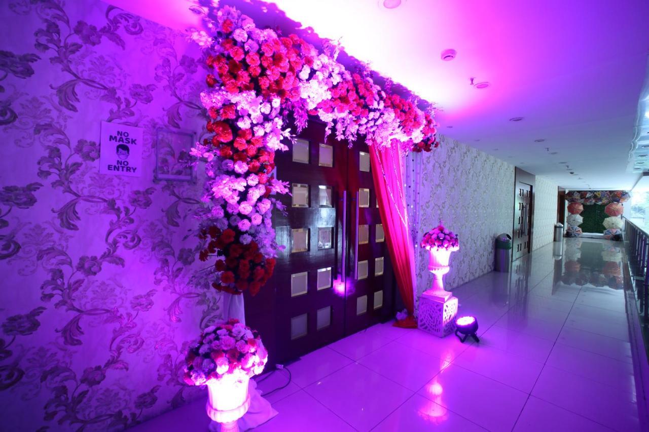 The Byke Suraj Plaza Pure Veg, Тхане Экстерьер фото