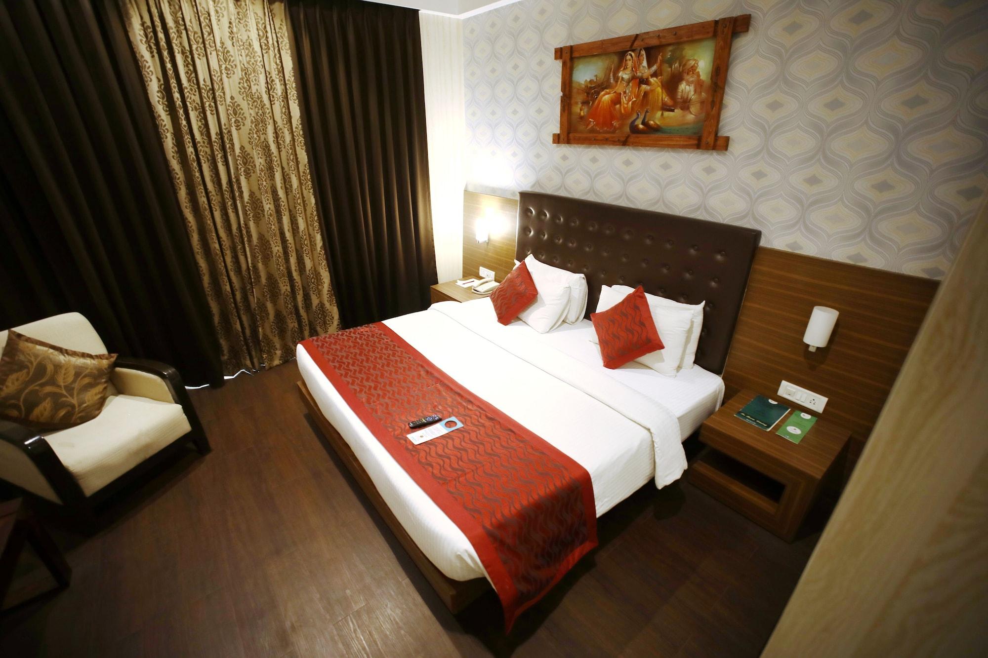 The Byke Suraj Plaza Pure Veg, Тхане Экстерьер фото