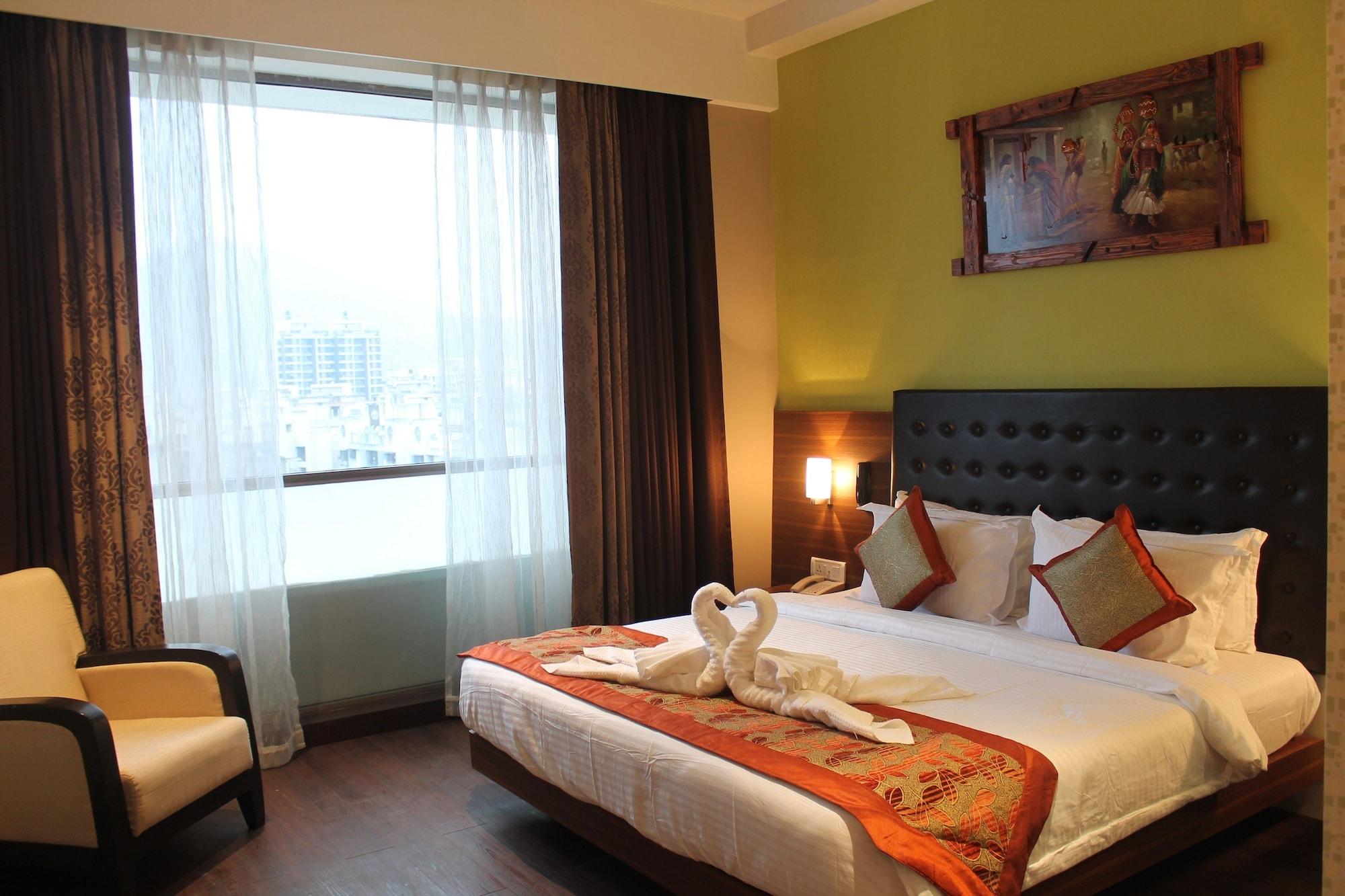 The Byke Suraj Plaza Pure Veg, Тхане Экстерьер фото