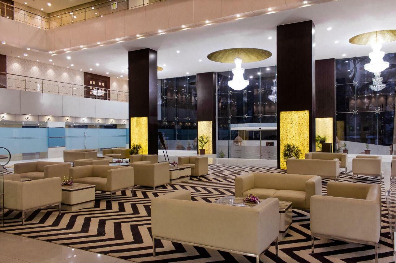 The Byke Suraj Plaza Pure Veg, Тхане Экстерьер фото
